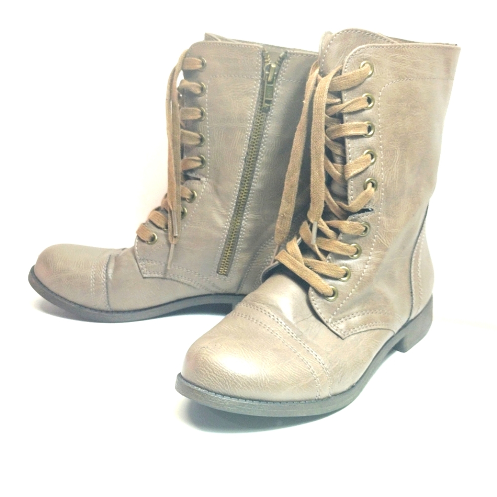 Rampage Jiminy Stone Beige Mid Calf Combat Boot l Size 6 l Faux Leather l Zip Up